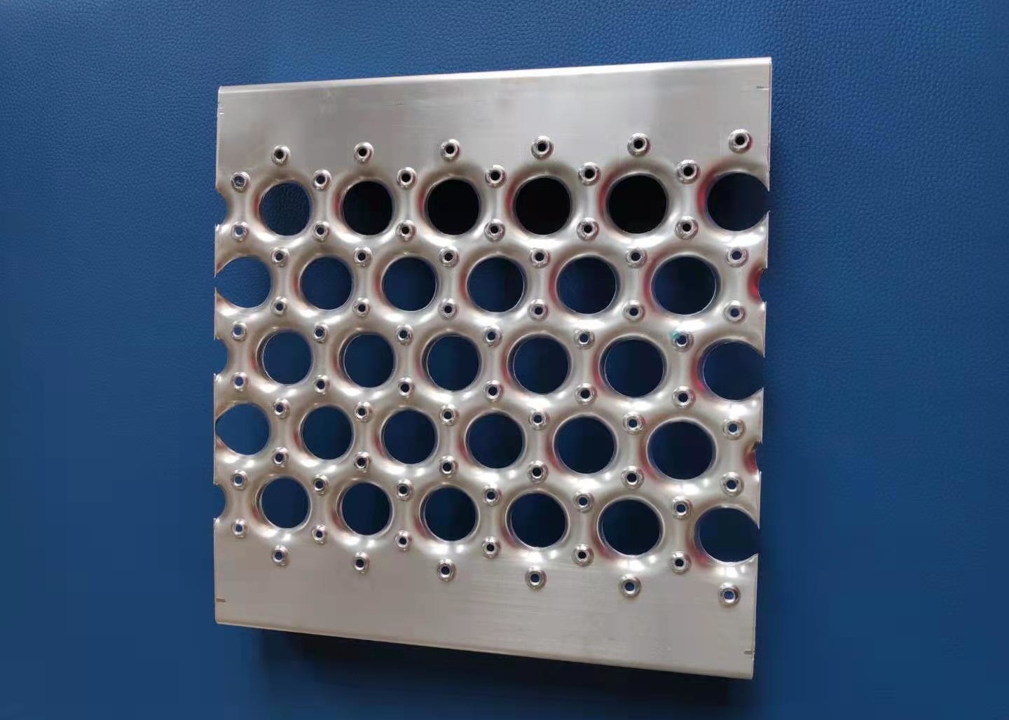 Anti Slip Rooftop Perf O Grip Safety Grating 0.5m 0.55m 0.6m Width