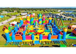 Giant Colorful Bouncy Castle Assault Course , Obstacle Course Bounce House