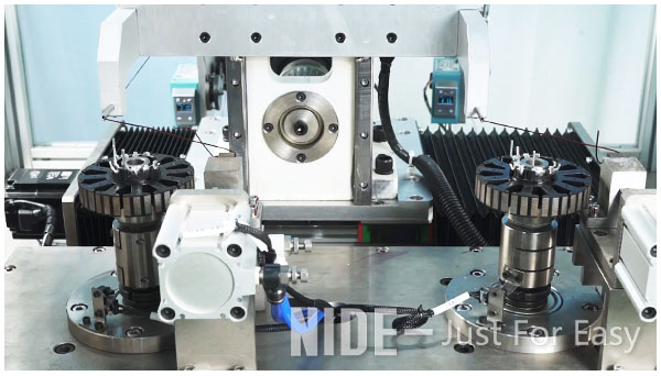 Automatic Fan DC Motor Stator Winding Machine 120 Rpm Efficiency Customized Color