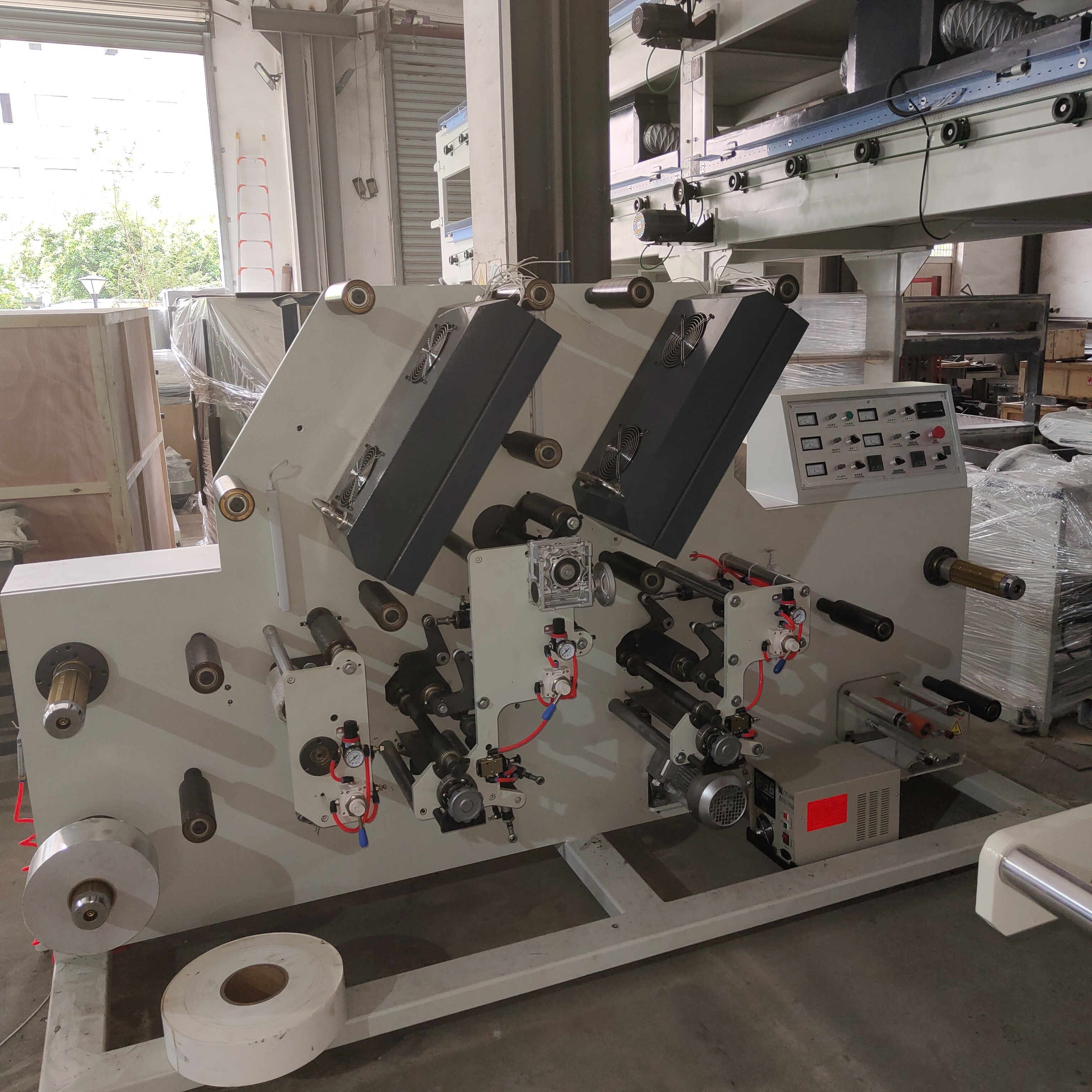 High Speed Flexo Printing Machine for Maximum Efficiency，Printing Color is whitle,Tape, Kraft paper, ink