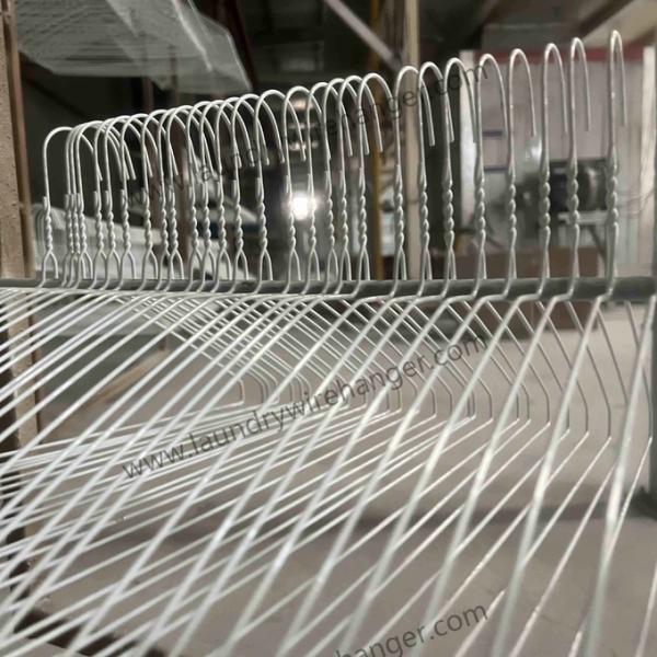 16inch Wire Suit Hanger for Container Loading of 2500 Boxes and Daily Production of 300 Boxes