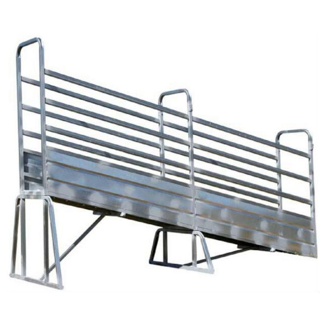Portable sheep loading ramp / livestock handling equipment