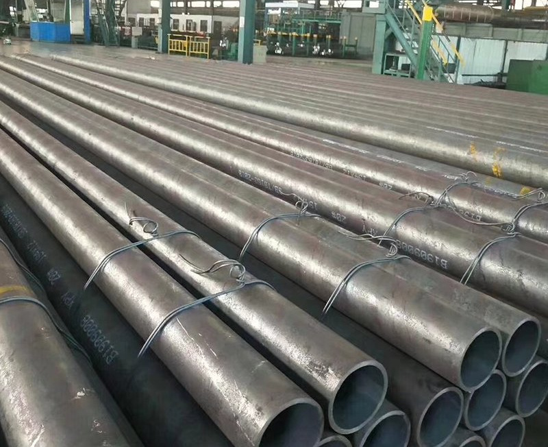 Precision and High-Quality 36, St52, St35, St42, St45, X42, X52, X60, X65, X70 Seamless Carbon Steel Pipes