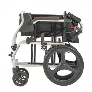 China 125KG Aluminum Lightweight Collapsible Wheelchair wholesale