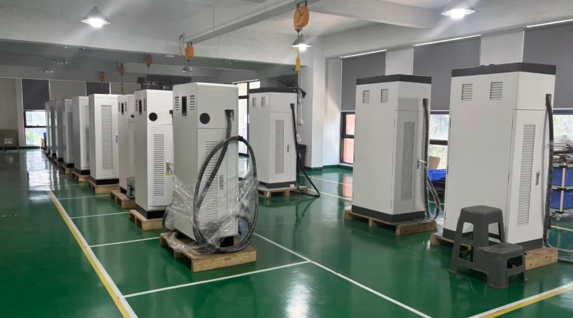 New Three Gun 60KW 120KW 150KW 180KW DC EV Charging Station Floor-Mounted CCS1 CCS2 GBT OCPP for Commercial Electric Cars