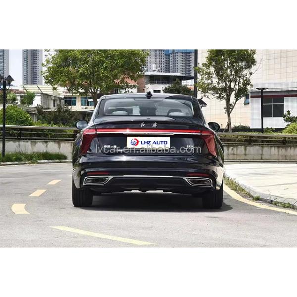 Chinese Mid to Large Sized Sedan HongQi H5 with 4.1-6L Engine Capacity and High Demand