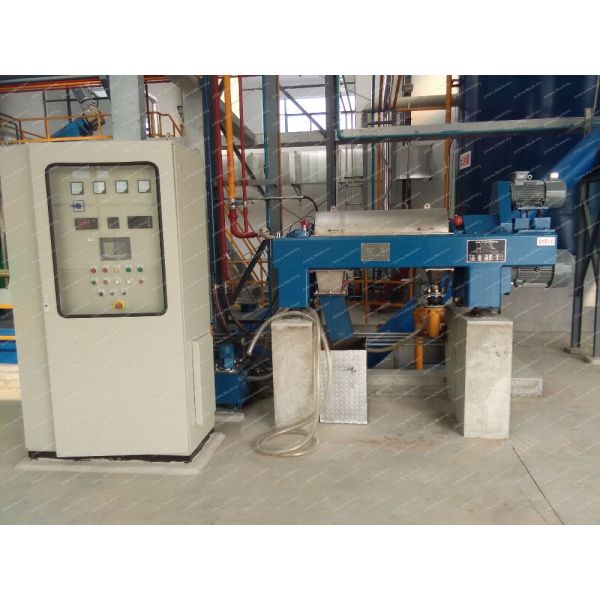Three Phase Horizontal Decanter Centrifuge for Oil Sludge Water Separation with 22/5.5 kw Motor Power and 3200r/min Speed