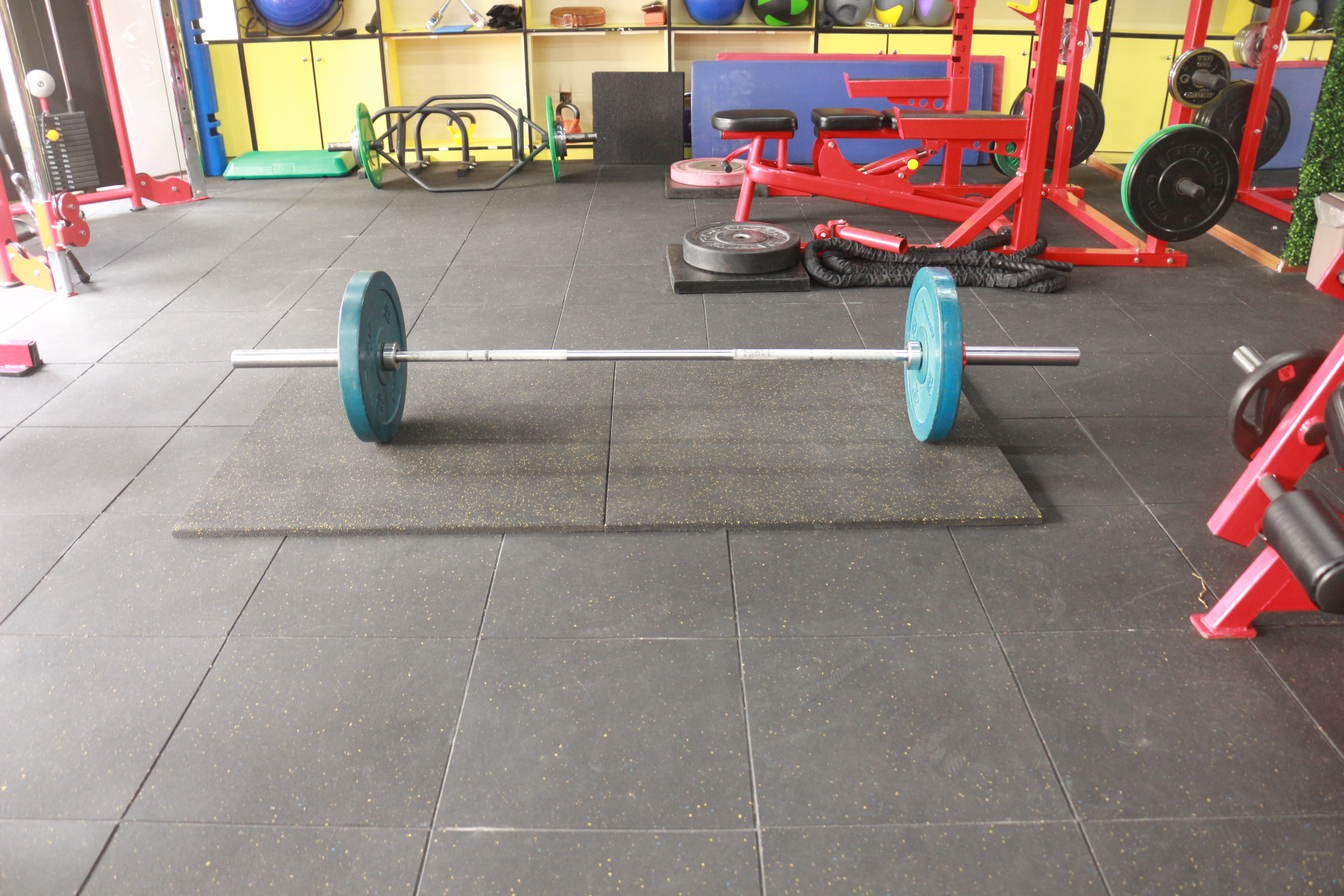 Green EPDM Rubber Gym Flooring Sound Insulation Outdoor Playground Tiles Anti Slip