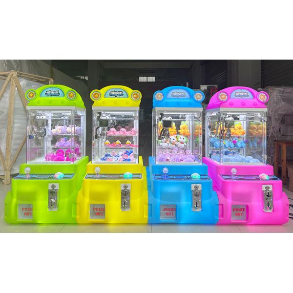 High Quality Children Game Machine Gift Claw Machine Mini Claw Machine Toy For Kids