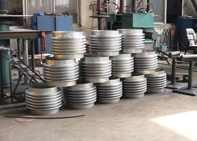 Flange Type Pipe Expansion Joint / SS Expansion Bellow CE ISO9001 Certification
