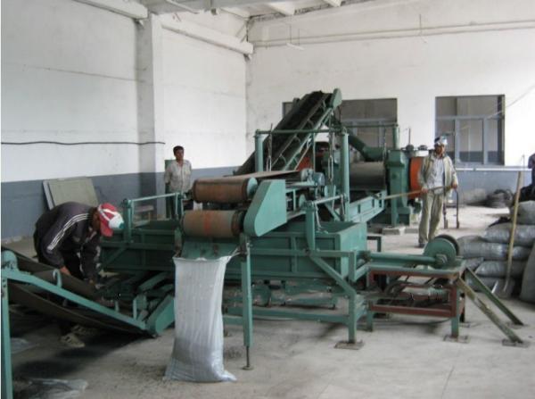 Quality XKP560 Old Tyre Powder Making Machine 45Kw Tire Shredding Machine for sale