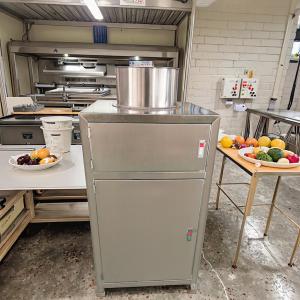 China Dry Electric Garlic And Ginger Peeling Machine 30kg/H wholesale