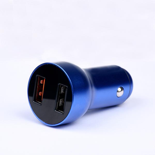 Two-in-one metal material car charger quick charge 3.0+5v 2.4a