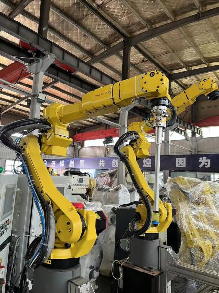 FANUC M-10iA/7L , 7kg payload , 1633mm reach ,arc welding Loading and unloading