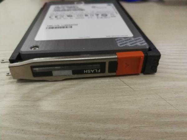 Quality V4-VS6F-100 EMC 100GB 3.5in SSD EFD 005050183 DELL EMC VNX Storage 5600 5800 for sale