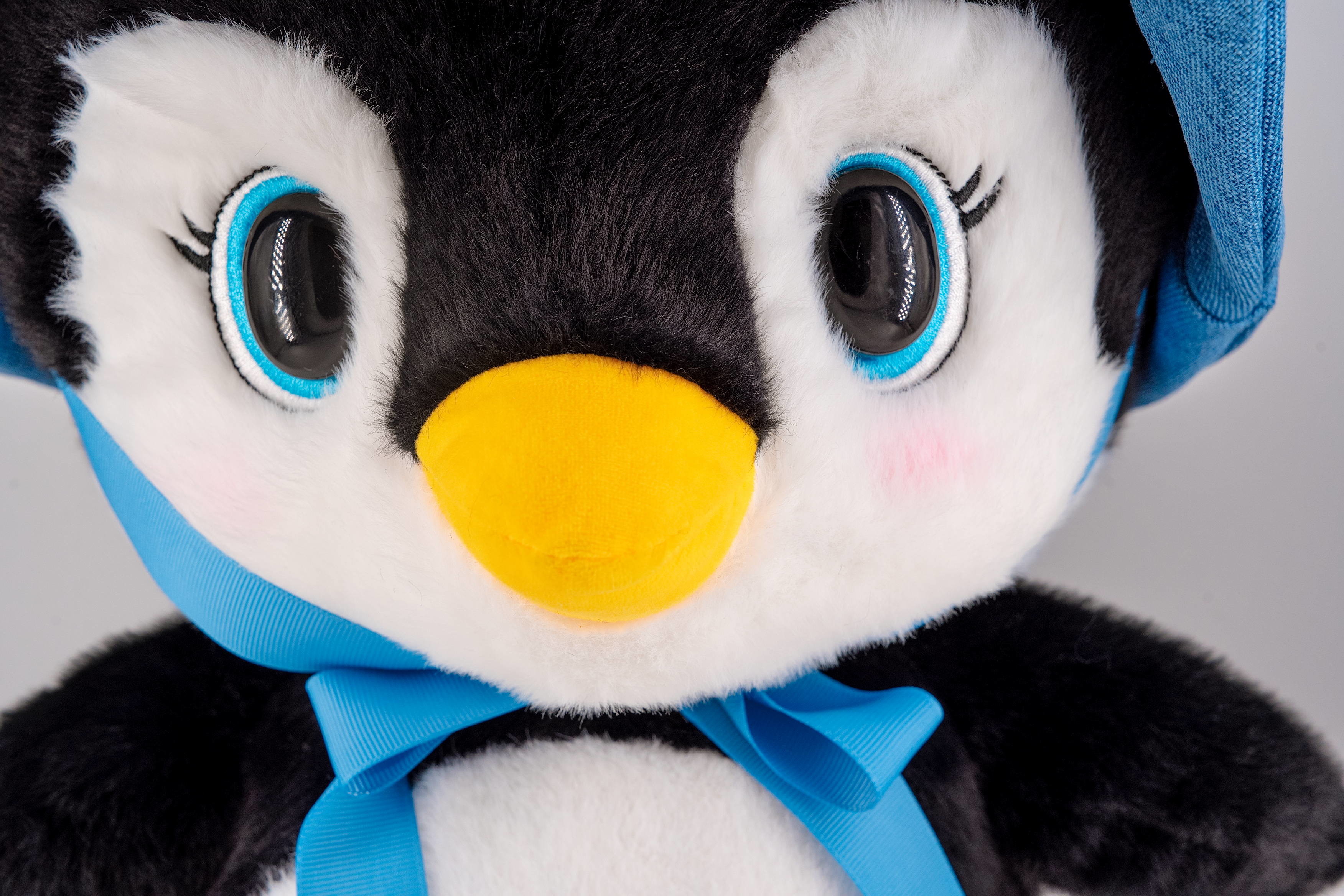 Adorable Penguin Soft Plush Toys with Blue Hat Cuddly Stuffed Animal CE EN71 Standard