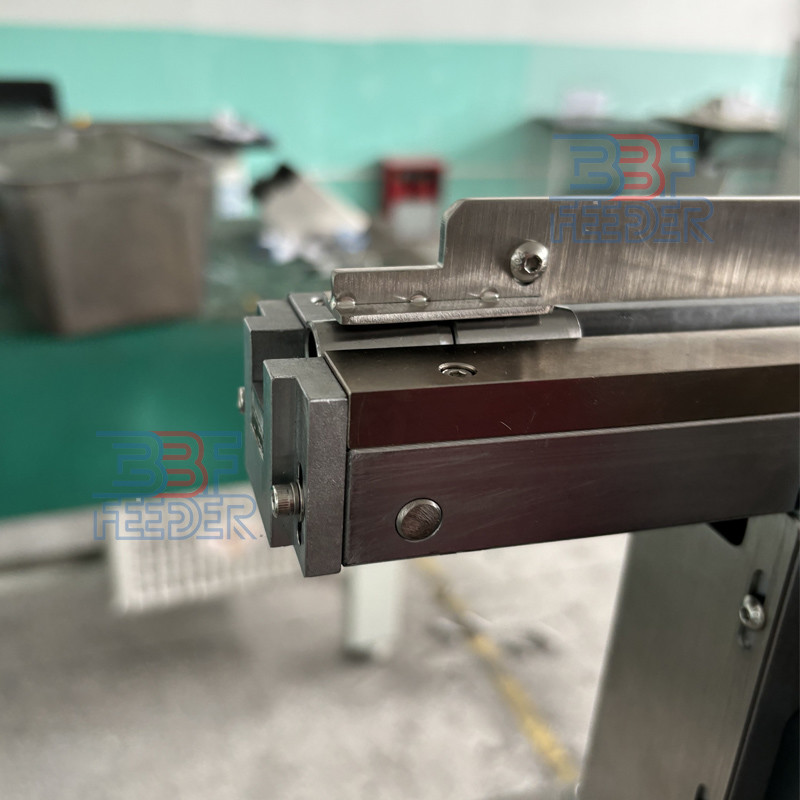 Large Capacity Stepper Feeder Stable Speed Parts Vibrating Step Feeder