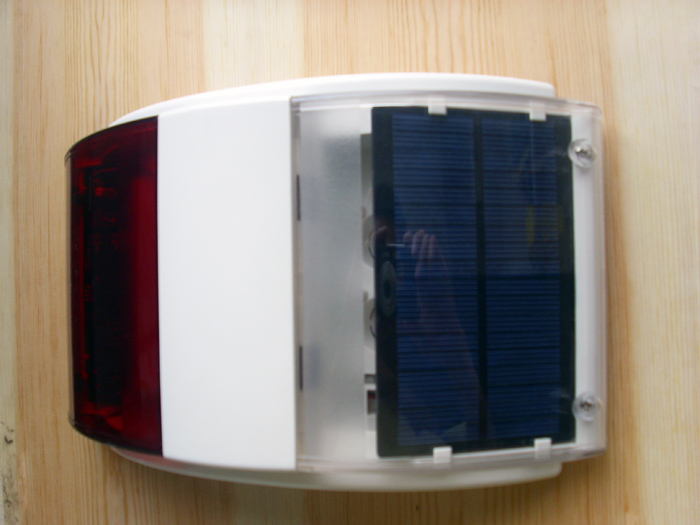 Solar-powered Wireless outdoor solar alarm siren with strobe Light and 110db