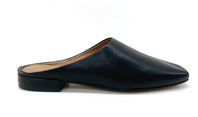 Comfortable Womens Flat Sandals Stylish With Leather Upper Material