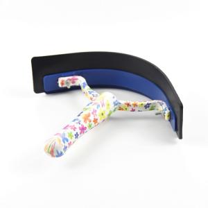 China 19 * 21.5 cm Horse Sweat Scraper Plastic PP+PVC Beautiful Pattern Round Handle wholesale