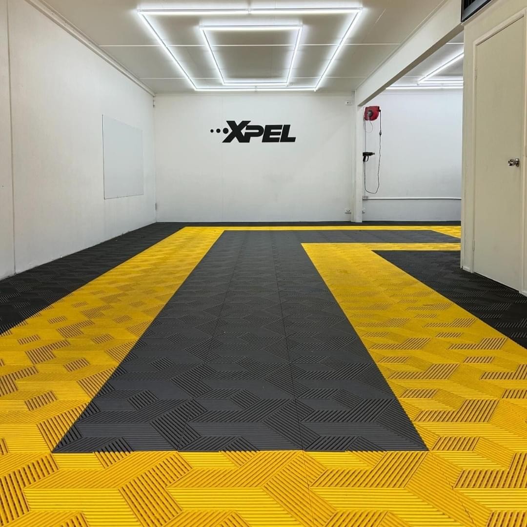Garage Floor Squares Waterproof Garage Floor Tiles 18mm Surface UV Resistant