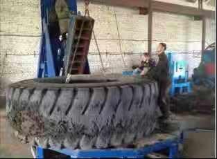 Quality 60KW Scrap Tire Shredder Tyre Crushing Machine Full Automatic for sale