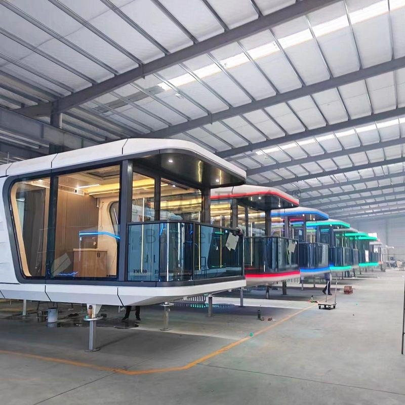 Customized Color Space Capsule House Eco Friendly Advantage with Balcony Upgrade