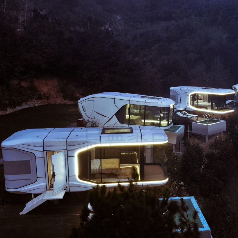 Customized Color Space Capsule House Eco Friendly Advantage with Balcony Upgrade