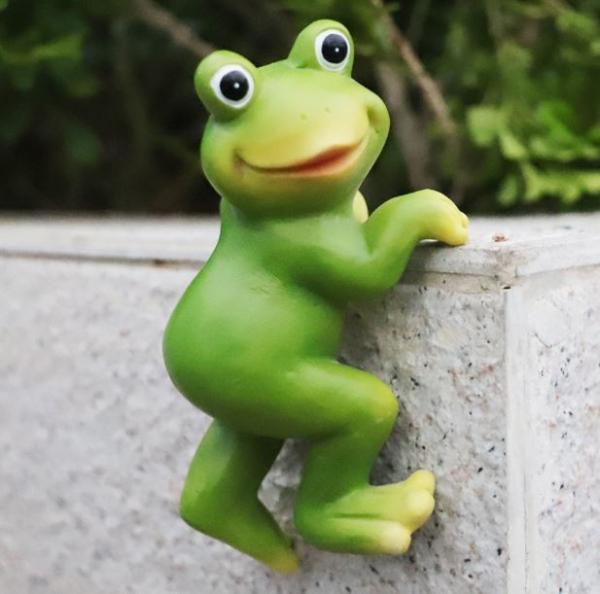 Quality Creative Outdoor Modern Art Cartoon Frogs Garden Decorations for sale