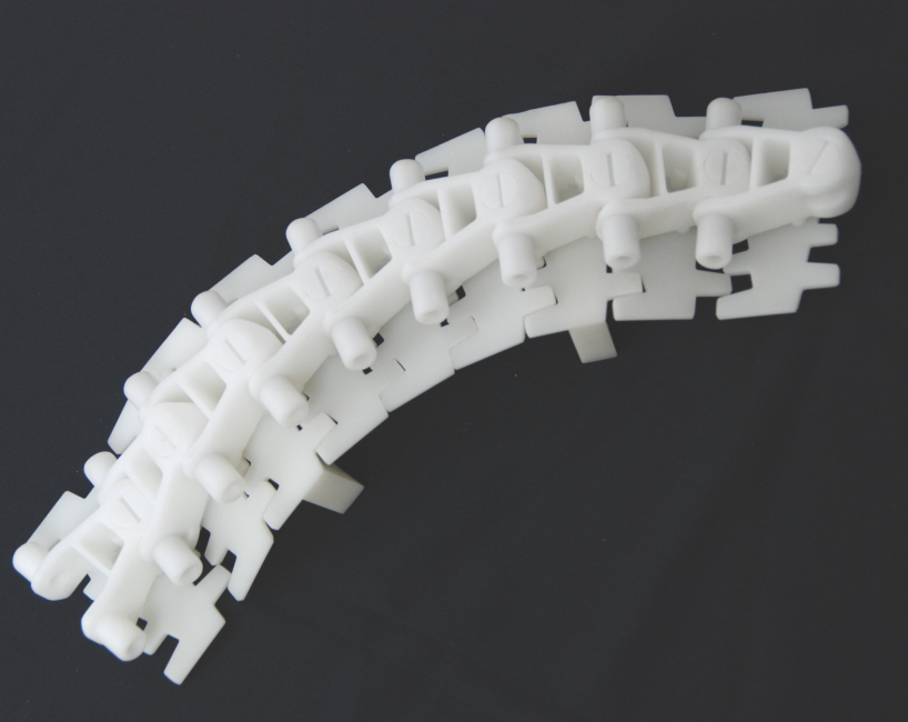 flexibe chains with ribs
