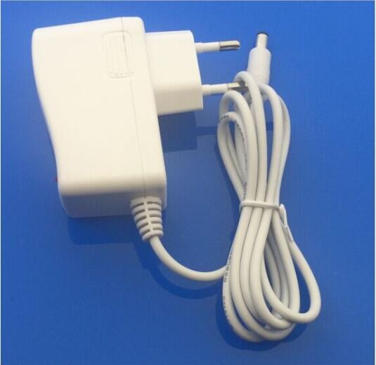 AC/DC adaptor(output 8.4VDC 1000mA)