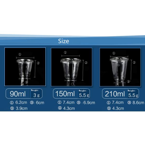 700ml Clear Plastic PET Disposable Cup with lids cup cover on it