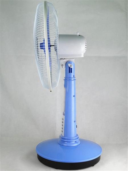 Quality Blue Color 12V Solar Table Fan , Air Cooling 16 Inch Oscillating Table Fan for sale