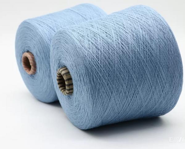 Quality MOQ 1KG hot picks dehair 2/24NM 45% raccoon yarn 15% wool cashmere like yarn for machine knitting for hats scarfs for sale