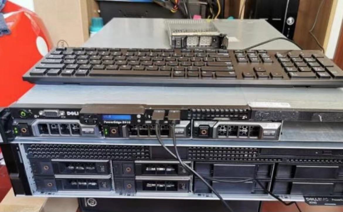 Used server Xeon E5-2670 2.60ghz PowerEdge R620 24 Dimm Slots Ddr3 2.5" Sata/Sas Ssd 1u Rack Server