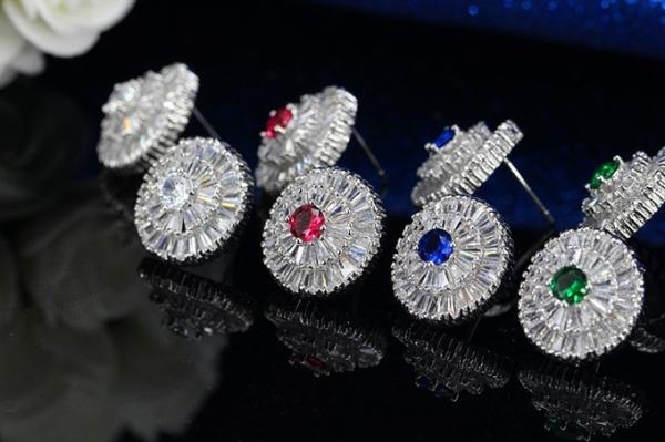 Fashion CZ Earring Studs Cartilage Earring for Women Copper CZ Zircon Leaf Small Stud Earring Piercing Jewelry Gif