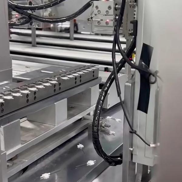 IV Needle Assembly Machine Turntable Operation Fast And Stable Operation High
