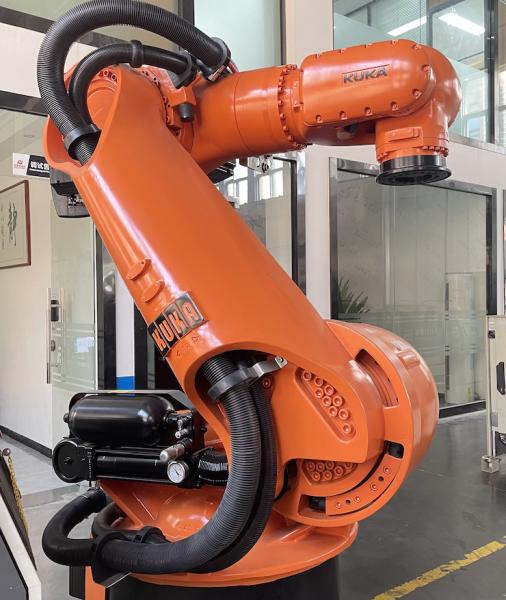 Quality Second Hand KUKA Industrial Collaborative Robots KR360 Spot Welding Robot for sale