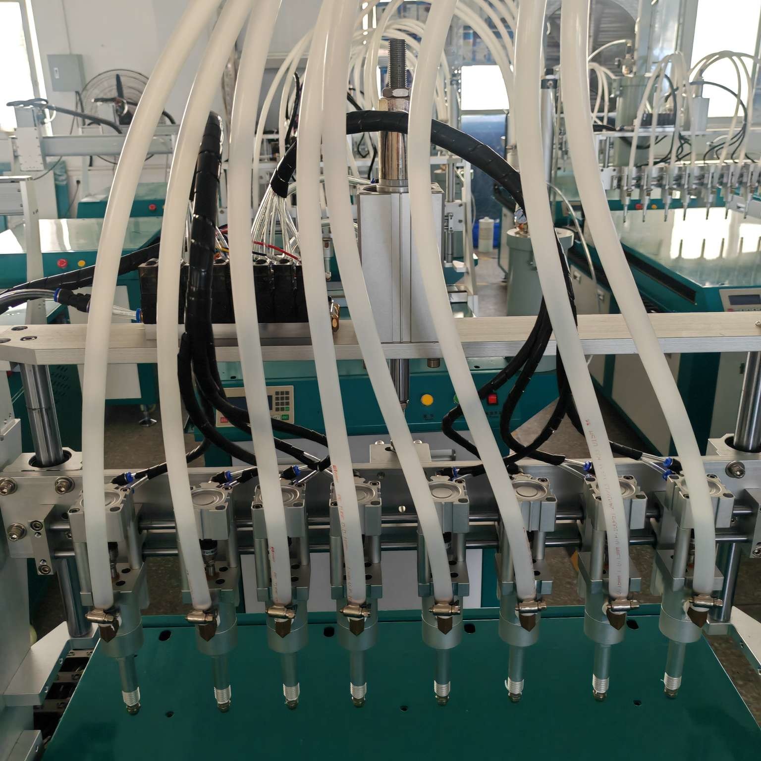 8 Heads Glue Dispensing Robot 150W Silicone Dispensing Systems For 2X2 Back Lit Panel Light