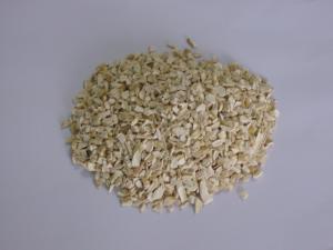 China 7% Moisture Air Dried Vegetables Dried Horseradish Granules 24 Months Shelf Life wholesale