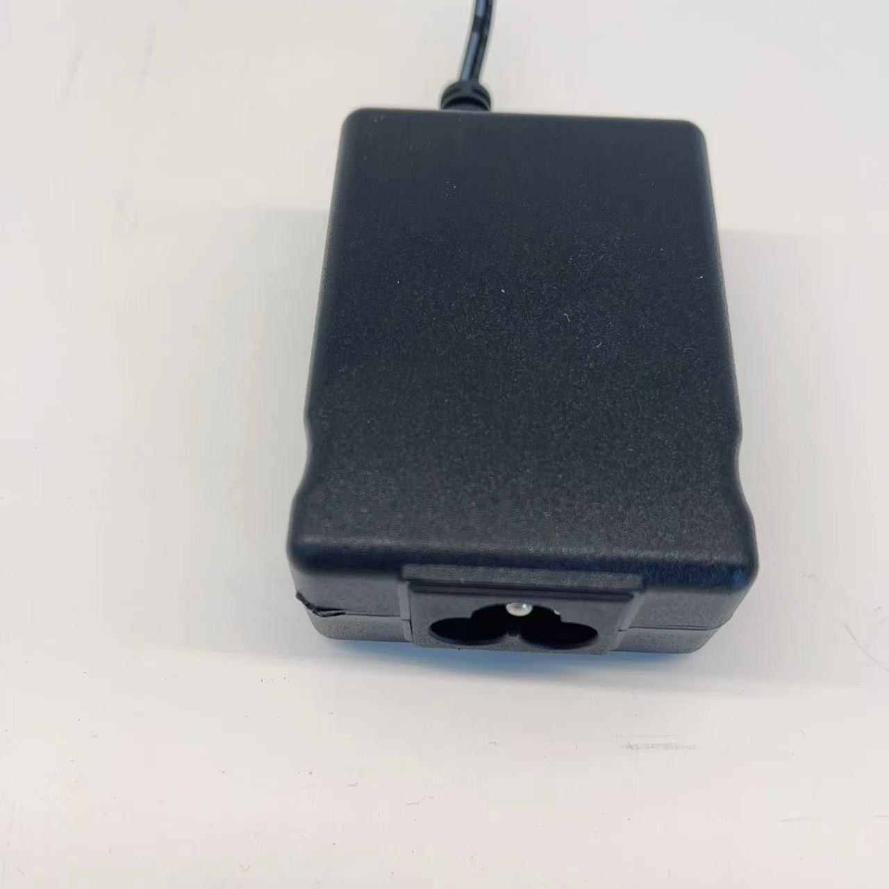 9V 1.6A Laptop AC Adapter Desktop Power Source Power Adapter 10mS