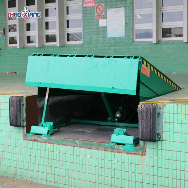 Quality Adjustable Hydraulic Dock Leveler 10-Ton Load Capacity Reinforced Steel Frame Safety For  Efficient Cargo Handling for sale