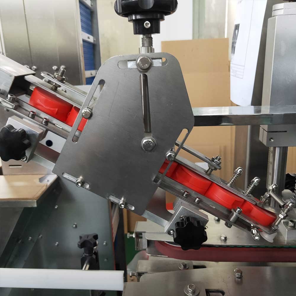 NP-LC Fully Automatic Spindle Capping Machine With Cap Feeding Elevator Spindle Capper
