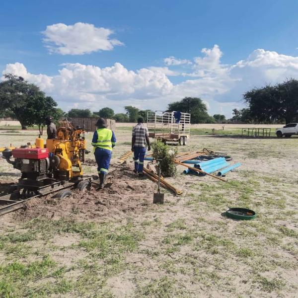 Efficient 100m Geological Drilling Rig With Own Pump SPT Core Exploration XY-1 Mud Pump