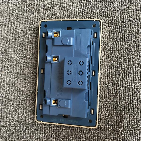 110V ~ 250V British Standard Module Wall Switch Socket For Hotel / Apartment