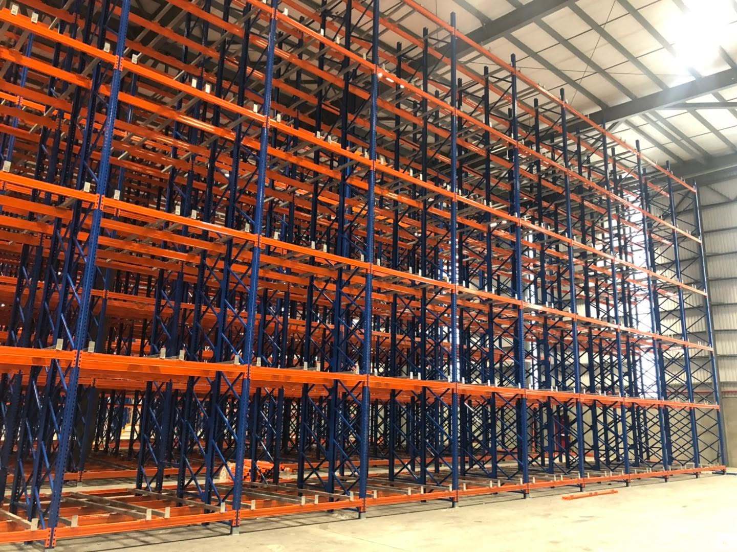 Customizable Gravity Pallet Rack 4-8 Layer Rust Resistant