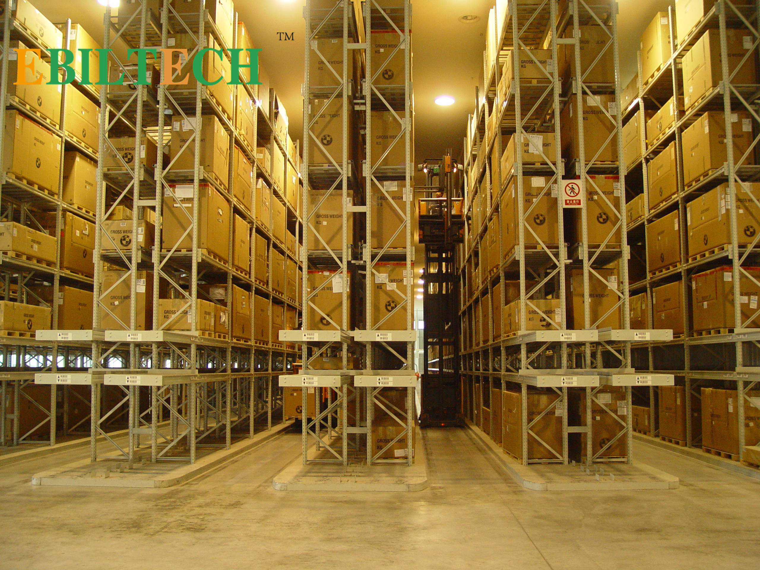 Metal Teardrop VNA Racking System , Yellow Warehouse Rack Numbering System