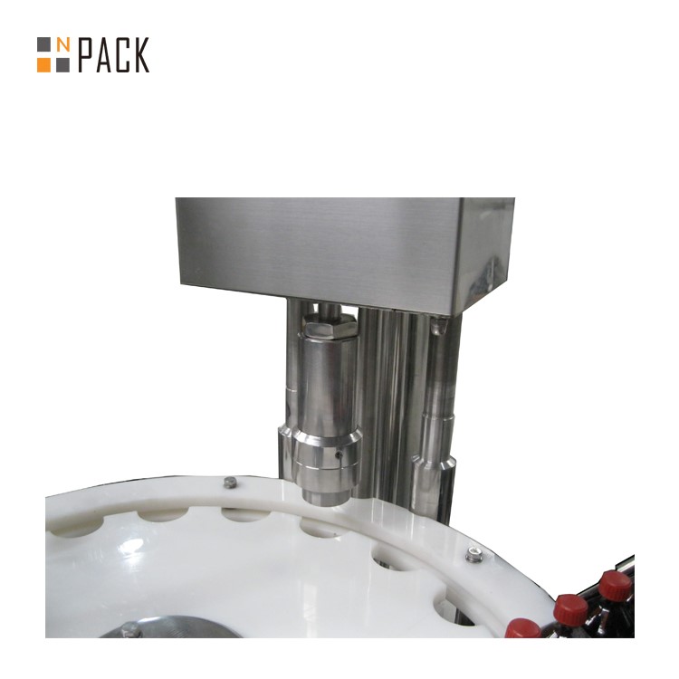 Pneumatic Bottle Capping Machine For Fruit Juice Stand Up Pouch With Spout