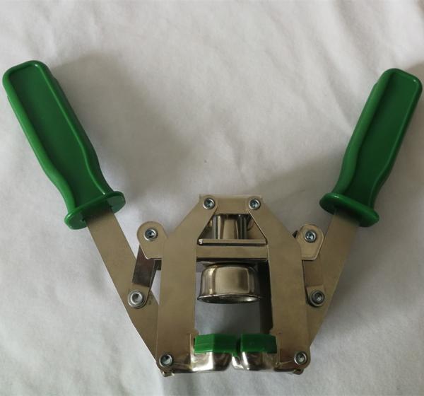 Quality Handheld Beer Gland Device Manual Bottle Capper For Beer Making , Long Use Life for sale