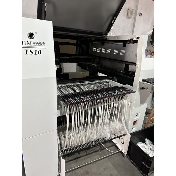 Full Automatic 10 Heads SMT SMD Pick And Place Machine 01005 PCBA Manufacturing Machine
